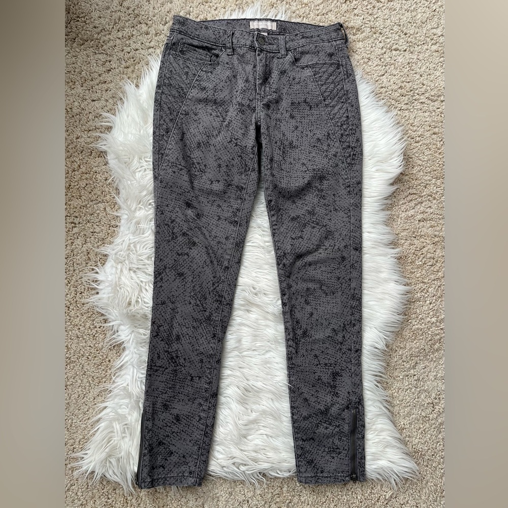 {Banana Republic Factory} Snakeskin Skinny Fit Pants in Grey - Women's 6 / 28